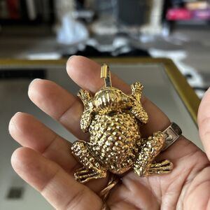 VTG Gold Frog Pin Brooch Small Perfect for Hats, Lapels, Bags etc